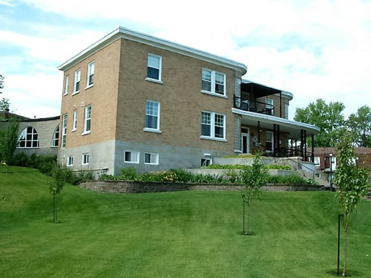 Auberge Le St-Georges Chicoutimi Exteriér fotografie