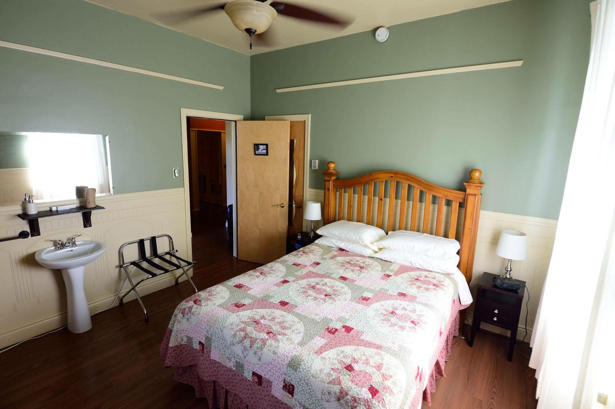 Auberge Le St-Georges Chicoutimi Exteriér fotografie